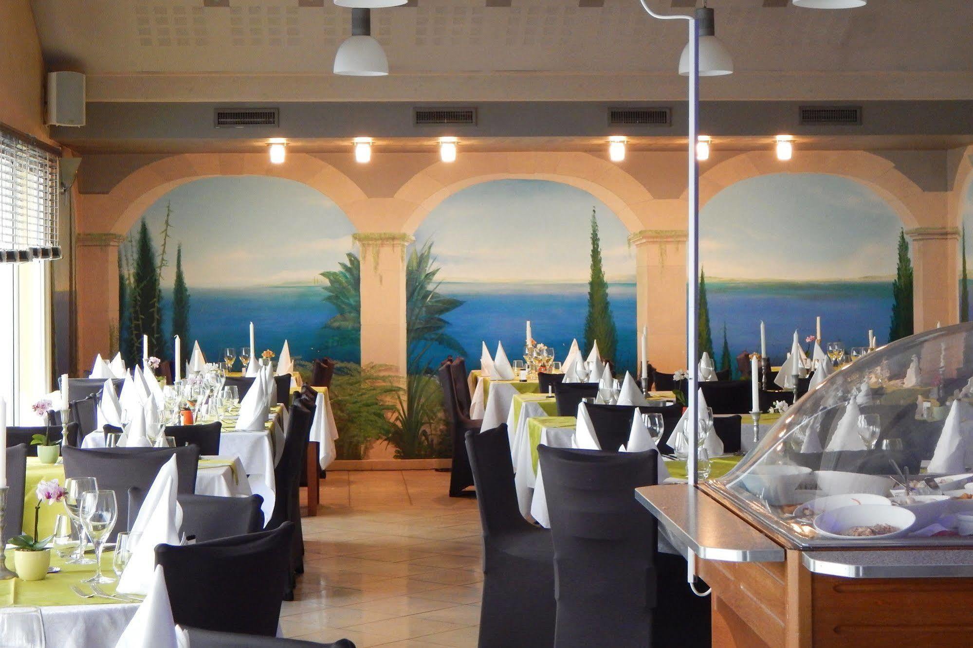 Hotel Aster Restaurant Aux Arcades Briey Exteriér fotografie
