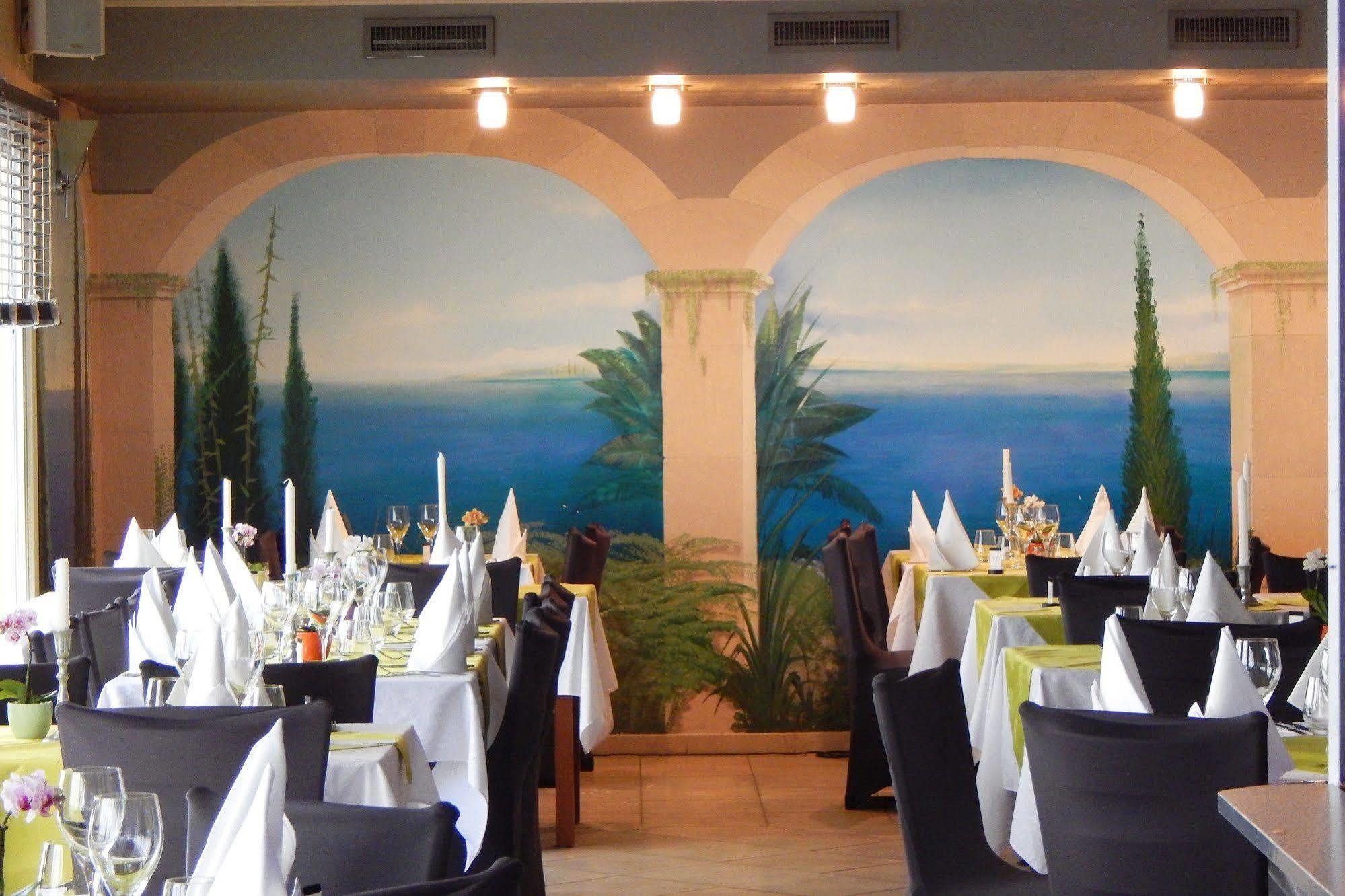 Hotel Aster Restaurant Aux Arcades Briey Exteriér fotografie